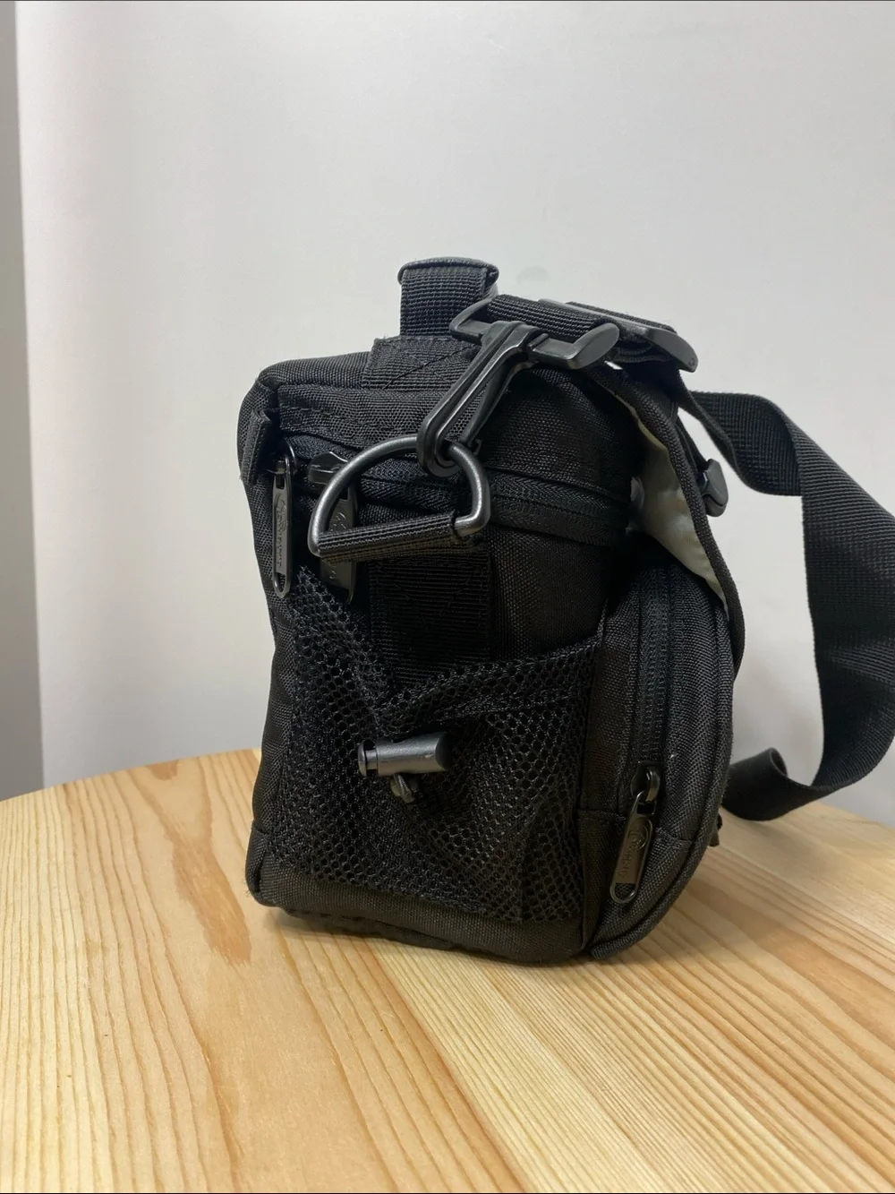 Lowepro EX 120 Camera Bag Black For Small SLR DSLR Cameras with Shoulder Strap